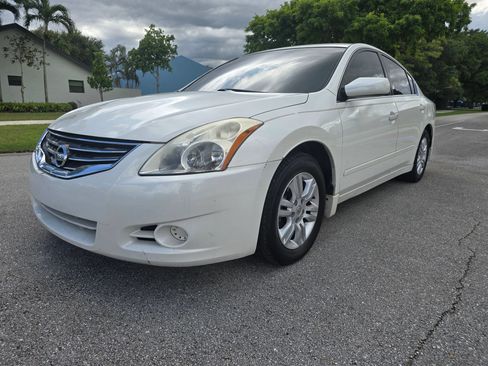 Used 2012 Nissan Altima 2.5 S w/ Convenience Pkg FWD image 1