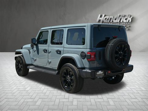 Used 2025 Jeep Wrangler Unlimited Sahara AWD/4WD image 8