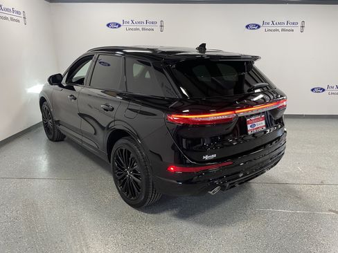 New 2025 Lincoln Corsair Reserve w/ Equipment Group 202A image 4