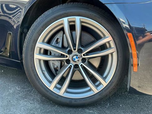 Used 2019 BMW 750i xDrive w/ M Sport Package image 15