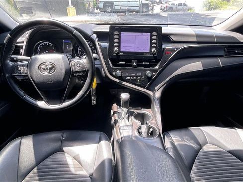 Used 2022 Toyota Camry SE FWD image 13