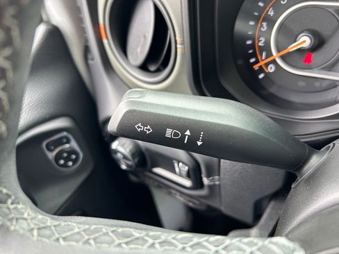 Used 2025 Jeep Gladiator Mojave AWD/4WD image 68