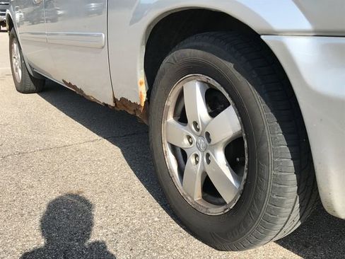 Used 2005 Dodge Grand Caravan SXT w/ Trailer Tow Prep Group FWD image 12