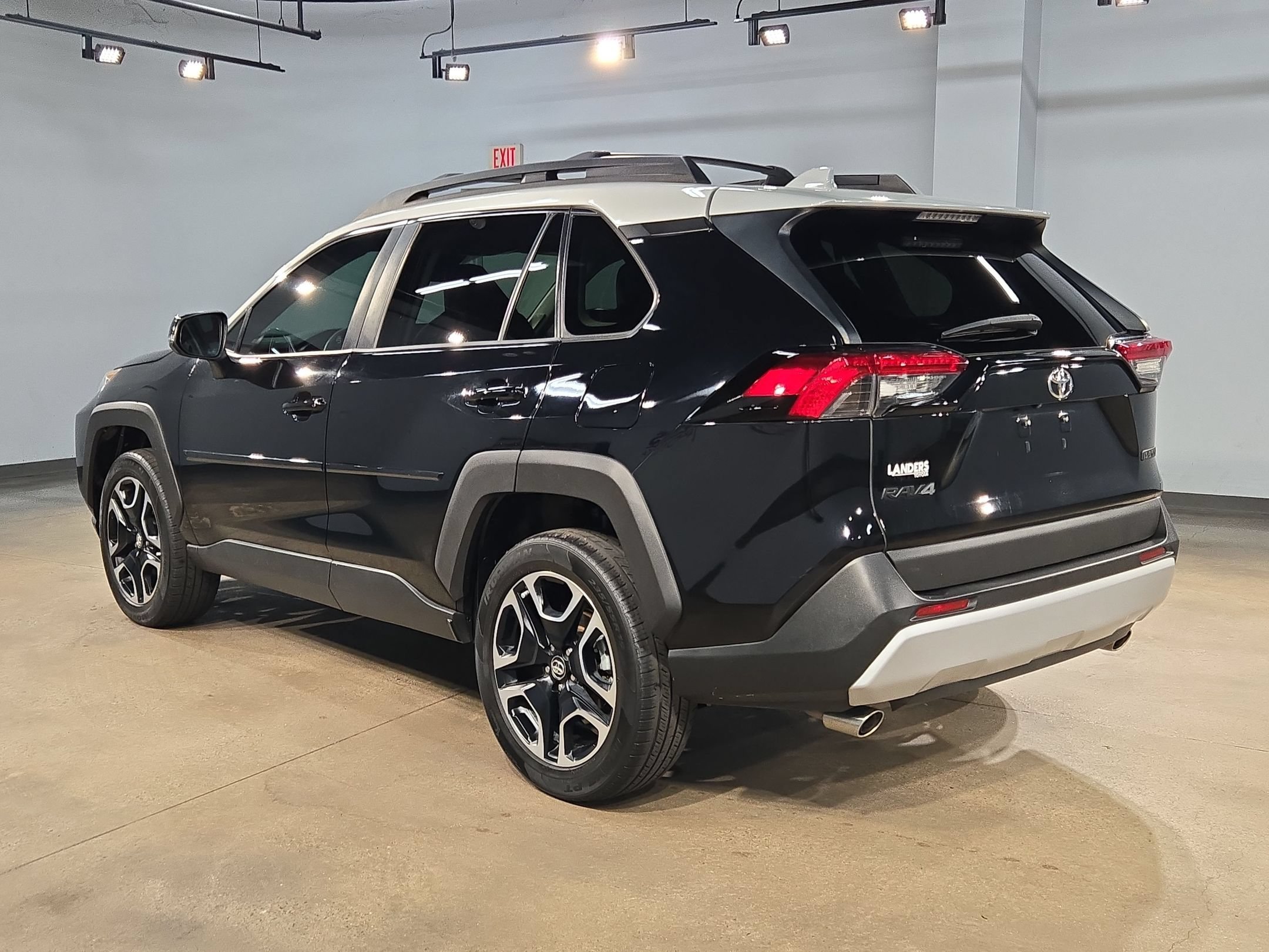 Used 2019 Toyota RAV4 Adventure AWD/4WD image 5