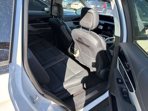 Used 2024 Lincoln Nautilus Reserve w/ Equipment Group 202A image 7