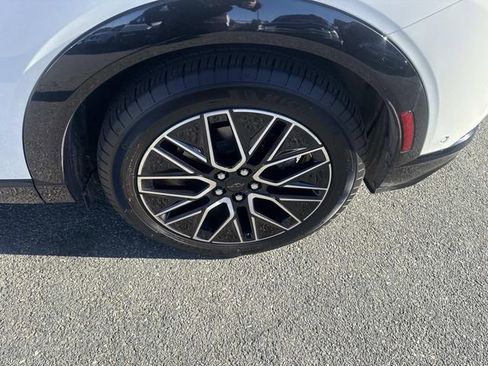 Certified 2024 Ford Mustang Mach-E Premium image 17