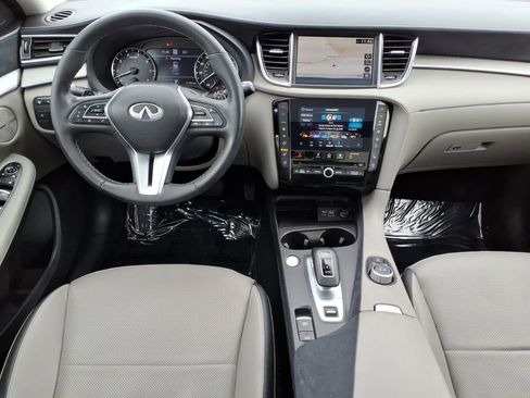 Used 2023 INFINITI QX50 Sensory image 12