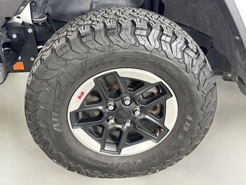 Used 2021 Jeep Wrangler Unlimited Rubicon image 31