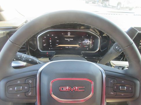 New 2026 GMC Sierra 1500 Elevation image 17