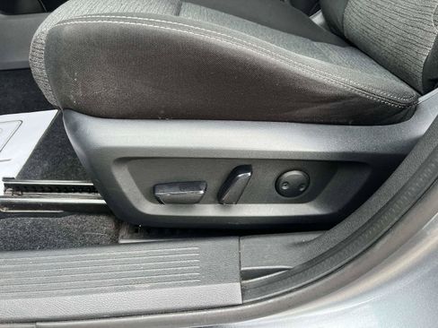 Used 2022 Nissan Rogue SV image 20