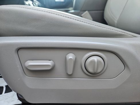 Used 2022 GMC Sierra 1500 SLT w/ SLT Premium Plus Package image 8