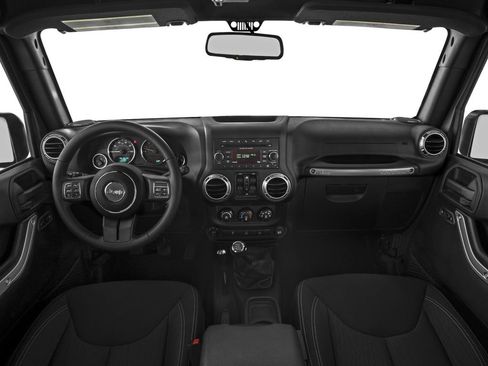 Used 2016 Jeep Wrangler Unlimited Sahara w/ Dual Top Group AWD/4WD image 6