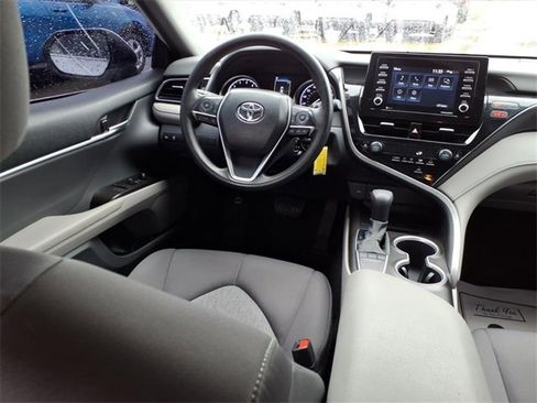 Used 2023 Toyota Camry LE image 5