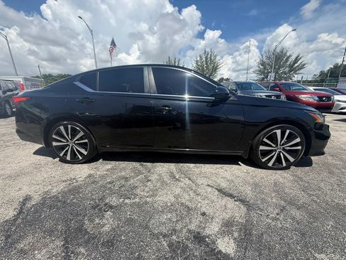 Used 2022 Nissan Altima 2.5 SR FWD image 4