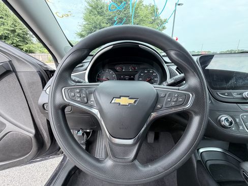 Used 2023 Chevrolet Malibu LT FWD image 12