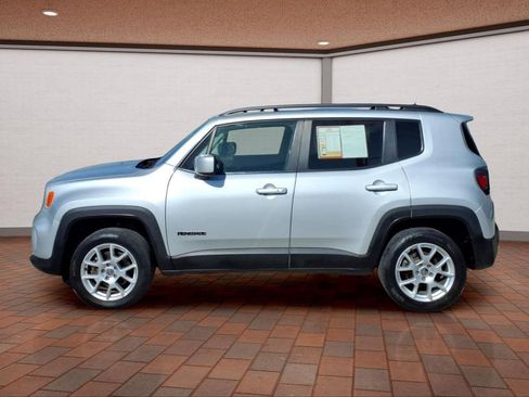 Used 2019 Jeep Renegade Latitude w/ Cold Weather Group AWD/4WD image 4