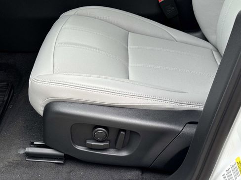 New 2026 Land Rover Range Rover Evoque S image 21