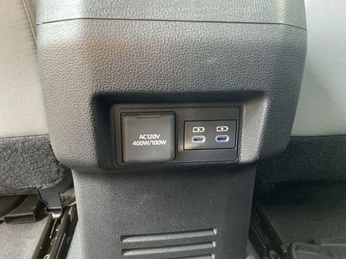 Used 2025 Toyota Tacoma TRD Sport w/ TRD Sport Upgrade Package image 33