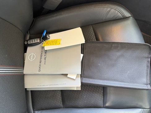 Used 2023 Nissan Altima 2.5 SR image 27