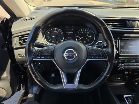 Used 2019 Nissan Rogue SV AWD/4WD image 14