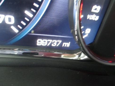 Used 2017 GMC Acadia Denali image 31