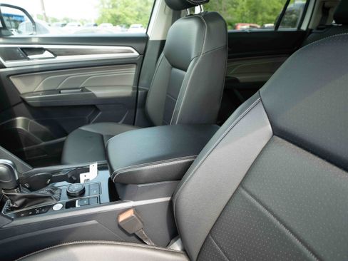 Used 2023 Volkswagen Atlas SE w/ Panoramic Sunroof Package AWD/4WD image 10