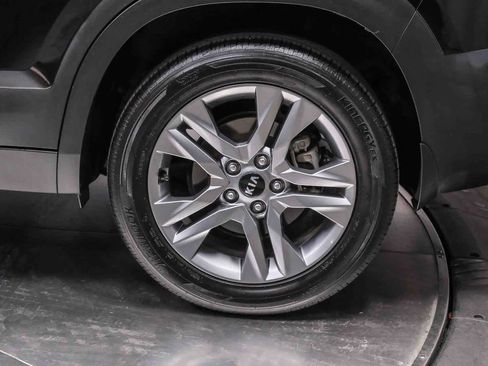 Used 2021 Kia Seltos S image 9