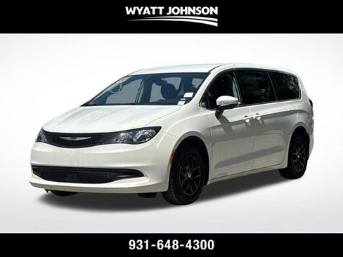 Used 2023 Chrysler Voyager LX FWD image 1
