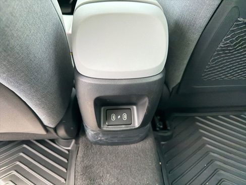 New 2026 Hyundai Elantra Limited FWD image 15