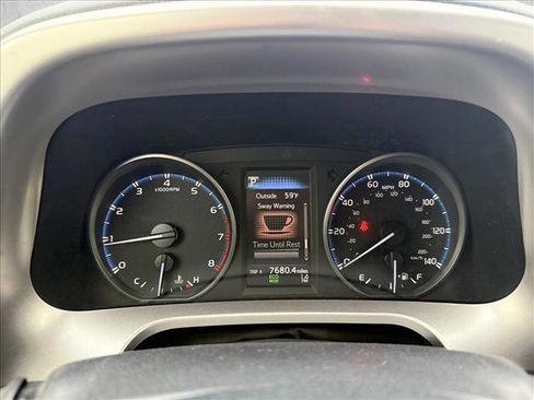 Used 2018 Toyota RAV4 LE image 15