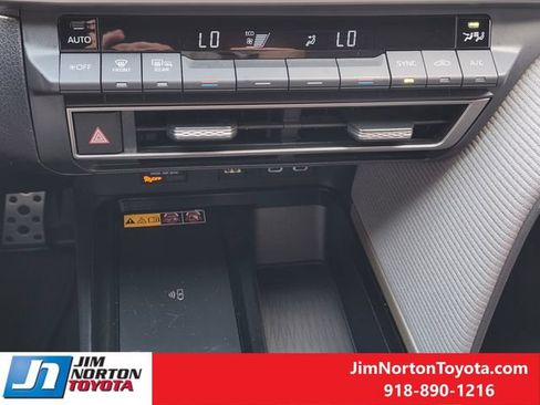 Used 2025 Toyota Camry SE w/ Convenience Package AWD/4WD image 20