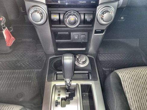 Used 2020 Toyota 4Runner SR5 AWD/4WD image 19