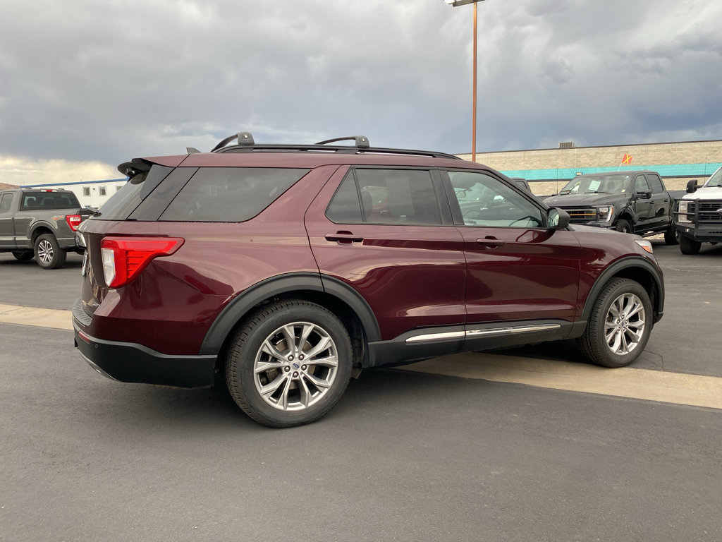 Certified 2022 Ford Explorer XLT w/ Equipment Group 202A AWD/4WD image 18