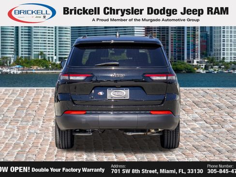 Used 2025 Jeep Grand Cherokee L Altitude image 7