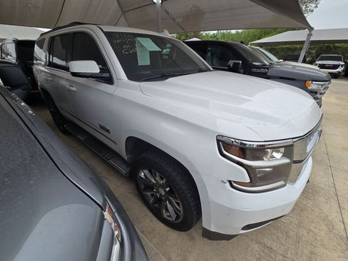 Used 2018 Chevrolet Tahoe LT w/ LT Signature Package RWD image 9