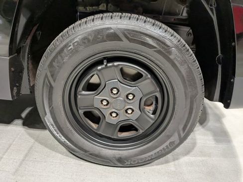 Used 2016 Jeep Patriot Sport image 19