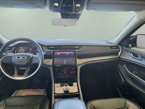 Used 2022 Jeep Grand Cherokee L Limited w/ Luxury Tech Group II image 22