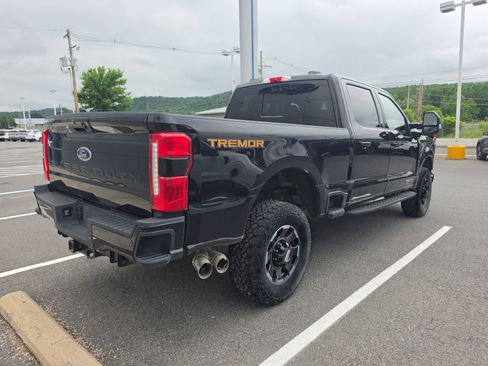 Used 2023 Ford F350 Lariat w/ Tremor Off-Road Package AWD/4WD image 3