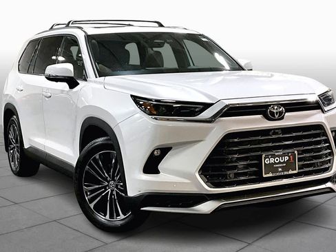 Used 2025 Toyota Grand Highlander AWD Hybrid image 2