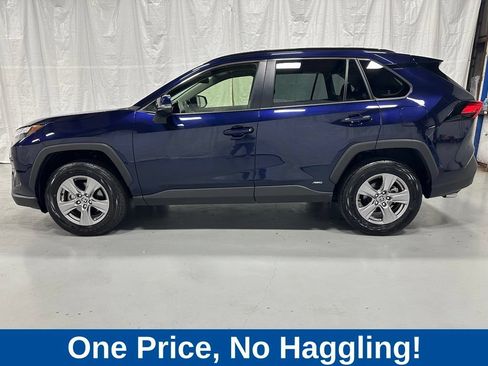 Used 2025 Toyota RAV4 XLE AWD/4WD image 4