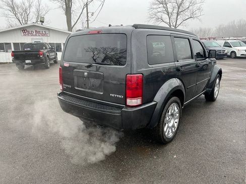 Used 2011 Dodge Nitro Heat RWD image 5