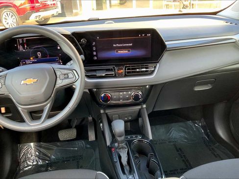 Used 2025 Chevrolet TrailBlazer LT image 6