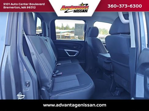 Used 2018 Nissan Titan SV image 21