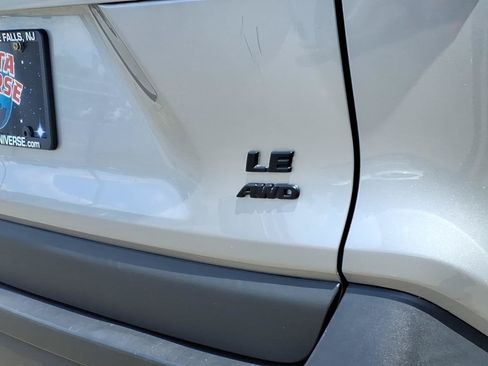 Used 2021 Toyota RAV4 LE w/ Carpet Mat Package (TMS) AWD/4WD image 7
