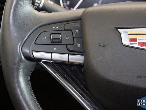 Used 2024 Cadillac XT6 Premium Luxury image 31