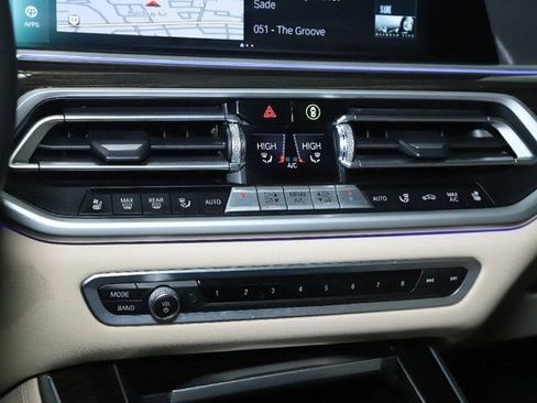 Used 2021 BMW X5 M50i w/ Premium Package image 27