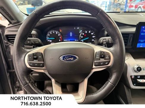 Used 2020 Ford Explorer XLT w/ Comfort Package image 12