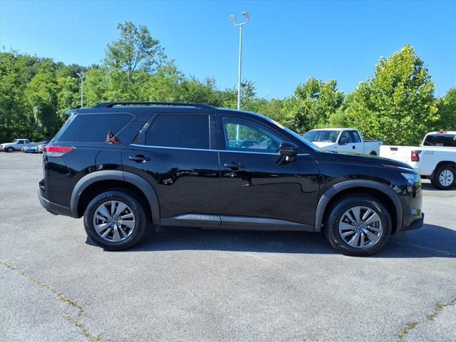 Certified 2025 Nissan Pathfinder SV AWD/4WD image 4