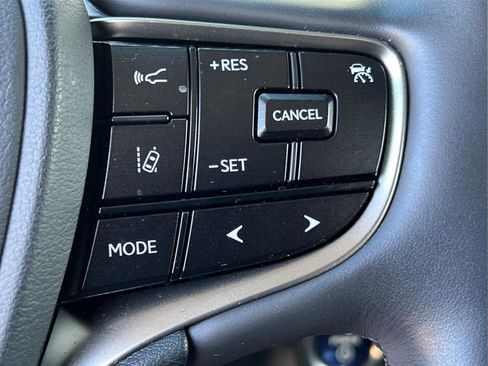 Certified 2022 Lexus ES 300h w/ Premium Package image 26