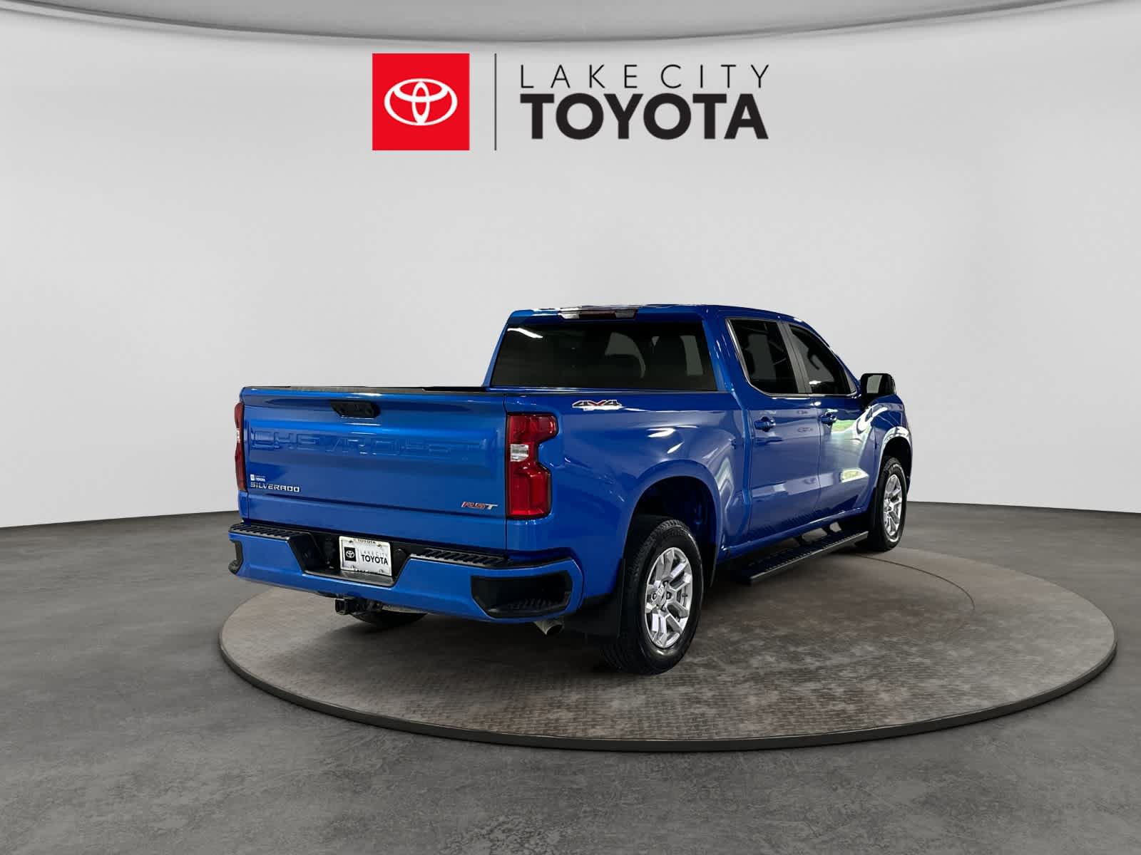 Used 2025 Chevrolet Silverado 1500 RST AWD/4WD image 9
